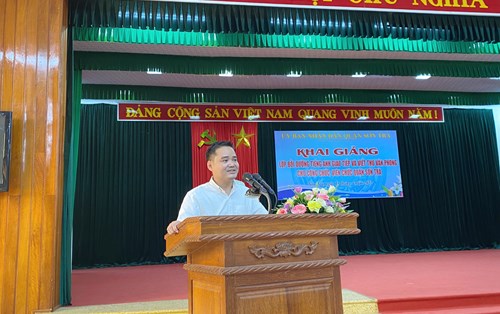 Khai giảng khóa Tiếng Anh giao tiếp và viết thư văn phòng dành cho cán bộ quận Sơn Trà